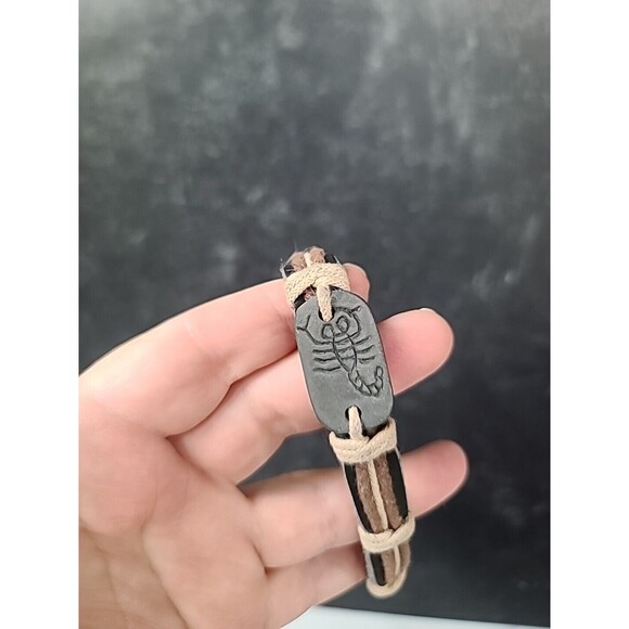 Zodiac Scorpio Leather Adjustable Bracelet Vintage - Picture 1 of 10